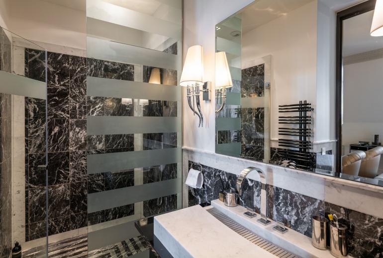 Par016 - Luxury 9 bedroom mansion in Paris 16
