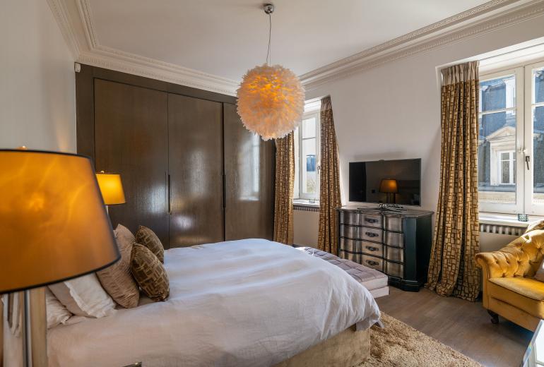 Par016 - Luxury 9 bedroom mansion in Paris 16