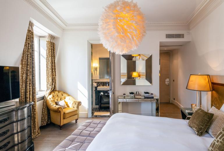 Par016 - Luxury 9 bedroom mansion in Paris 16