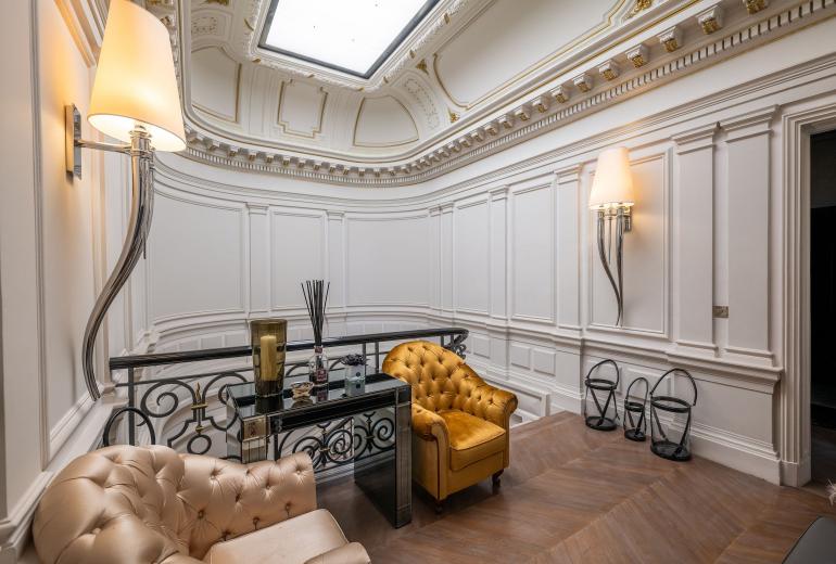 Par016 - Luxury 9 bedroom mansion in Paris 16