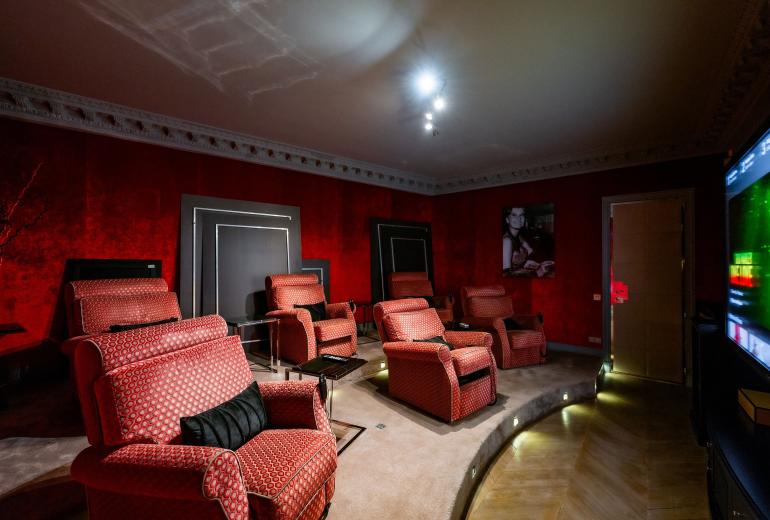Par016 - Luxury 9 bedroom mansion in Paris 16