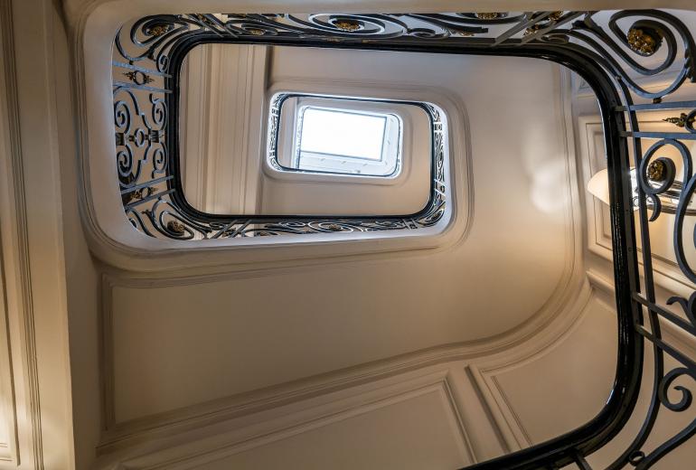 Par016 - Luxury 9 bedroom mansion in Paris 16