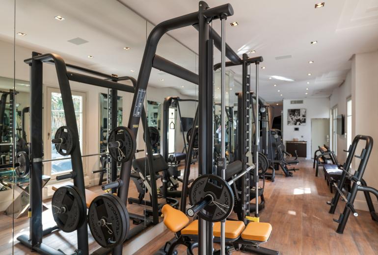 Par016 - Luxury 9 bedroom mansion in Paris 16