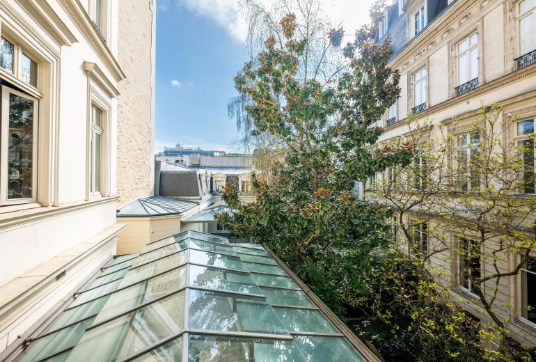 Par016 - Luxury 9 bedroom mansion in Paris 16