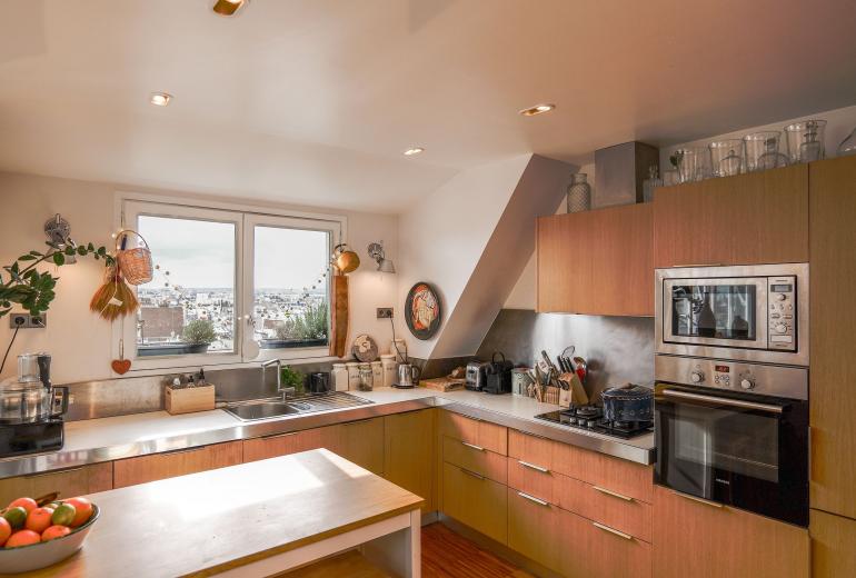 Par216 - 3 bedroom triplex with views