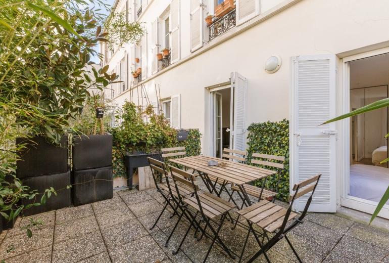 Par306 - 1 bedroom apartment with terrace