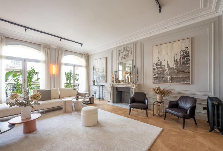 Par072 - Luxury 5 bedroom apartment in Chaillot