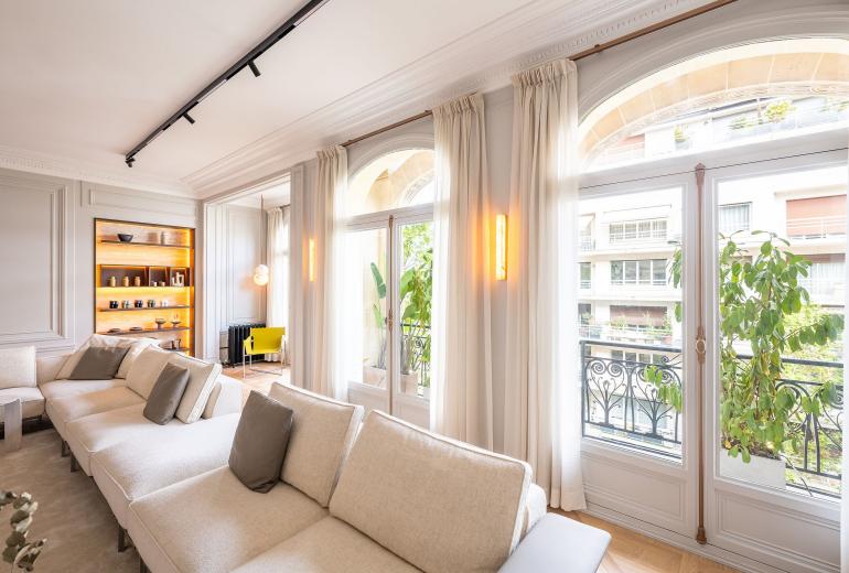 Par072 - Luxury 5 bedroom apartment in Chaillot