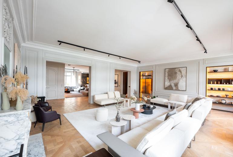 Par072 - Luxury 5 bedroom apartment in Chaillot