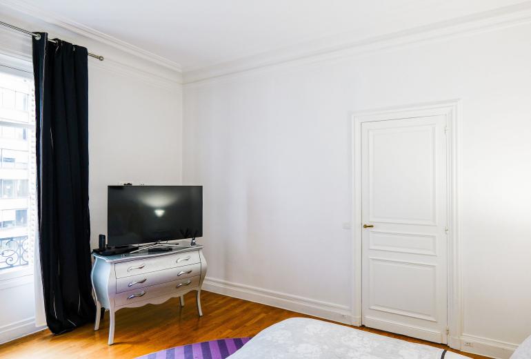 Par147 - Spacious apartment close to Parc Monceau