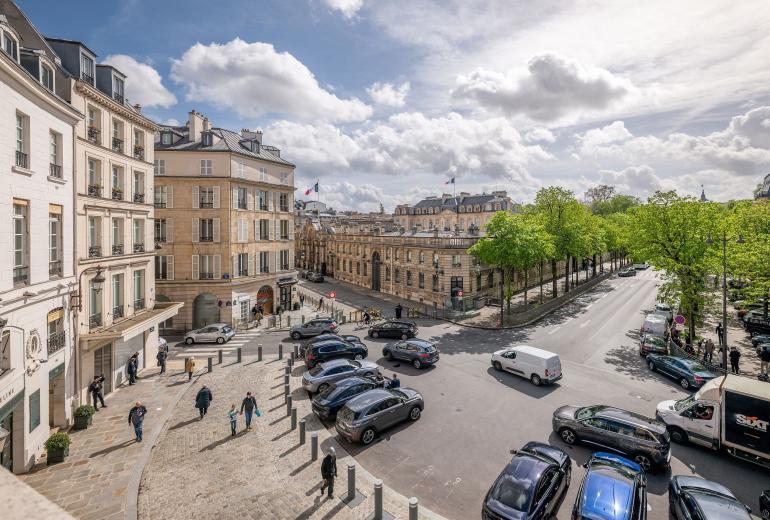 Par031 - Appartement de prestige Place Beauvau
