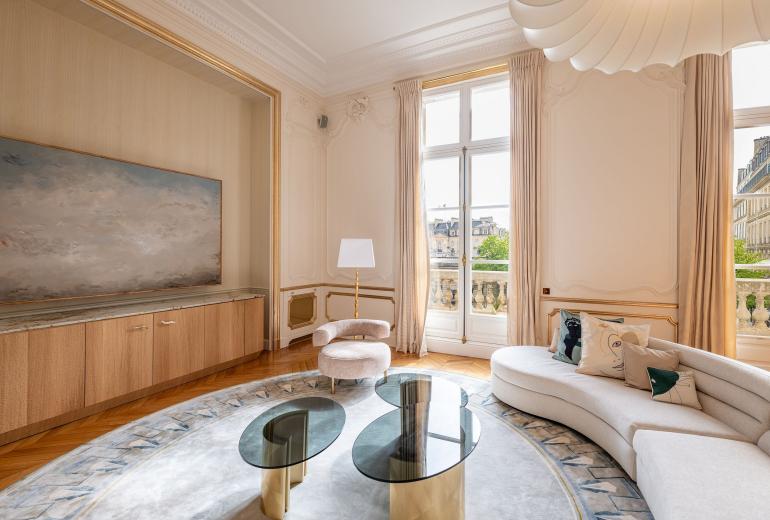 Par031 - Appartement de prestige Place Beauvau