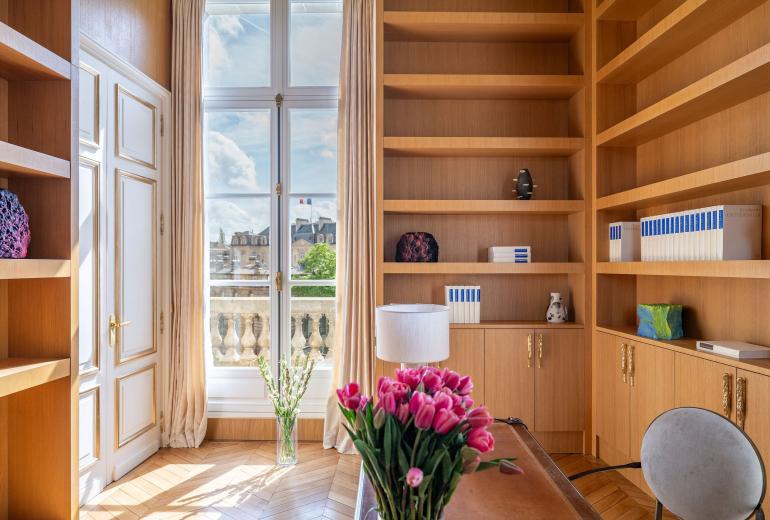 Par031 - Appartement de prestige Place Beauvau