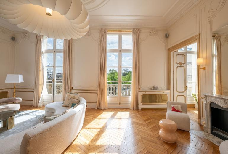 Par031 - Appartement de prestige Place Beauvau