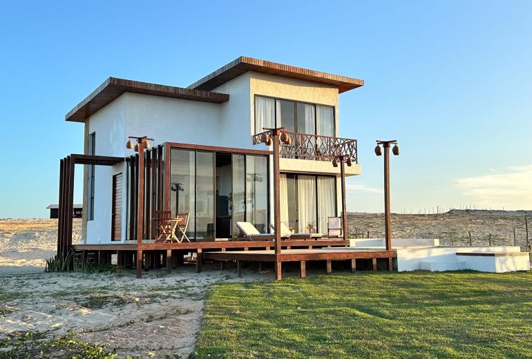 Cea072 - Beautiful sea front villa in Camocim
