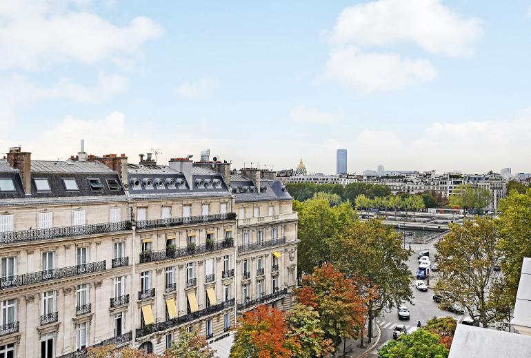 Par253 - Apartamento de 2 quartos em George V.