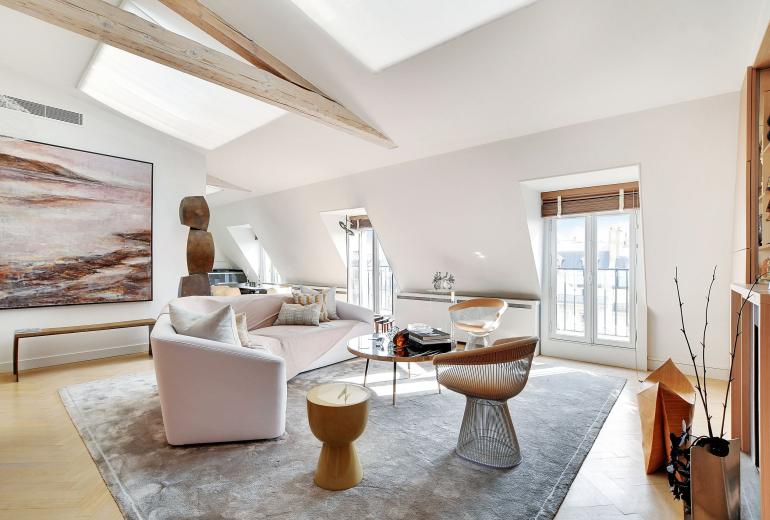 Par253 - Apartamento de 2 quartos em George V.