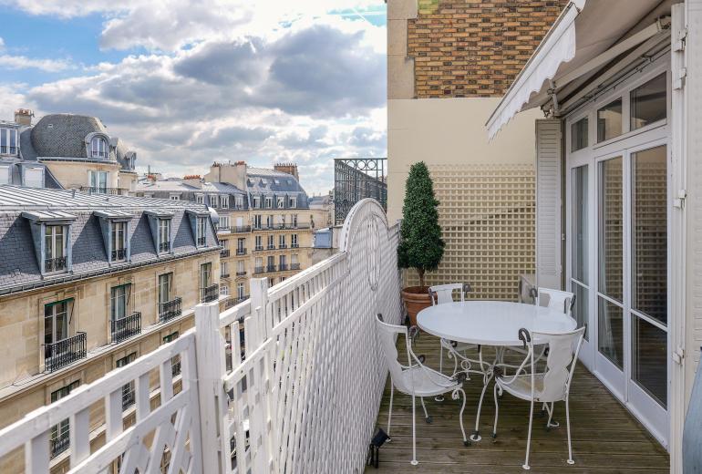 Par141 - Appartement de 3 chambres avec terrasse