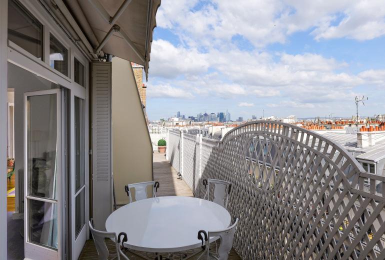 Par141 - Appartement de 3 chambres avec terrasse