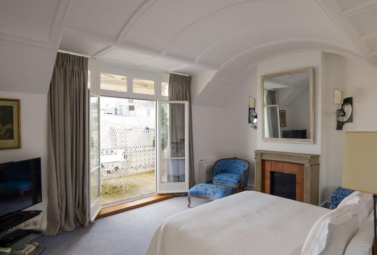 Par141 - Appartement de 3 chambres avec terrasse