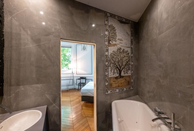 Par502 - 2 bedroom apartment by the Seine River