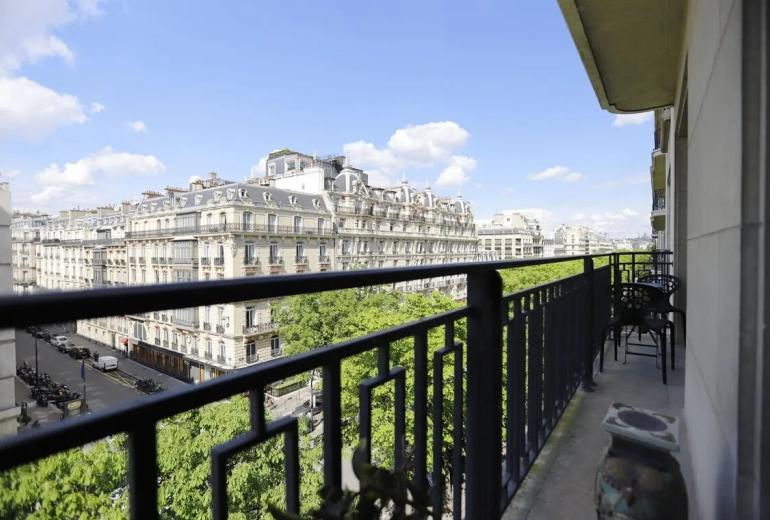 Par422 - Appartement de 2 chambres sur Montaigne