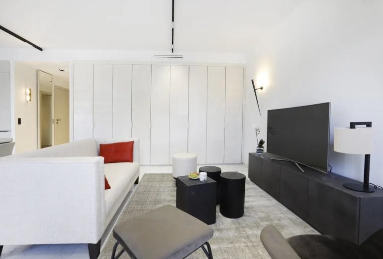 Par422 - Appartement de 2 chambres sur Montaigne