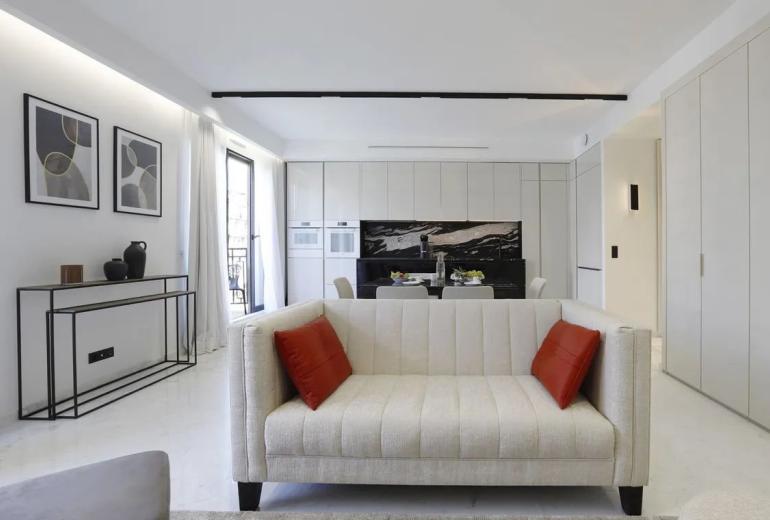 Par422 - Appartement de 2 chambres sur Montaigne