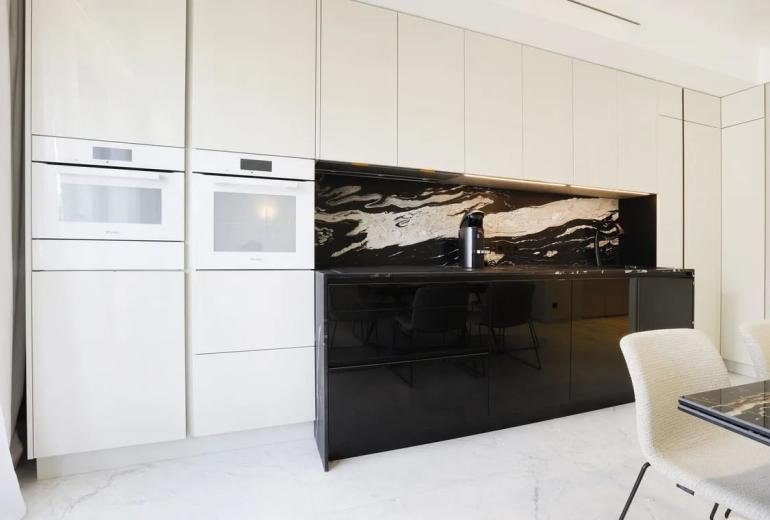 Par422 - Appartement de 2 chambres sur Montaigne