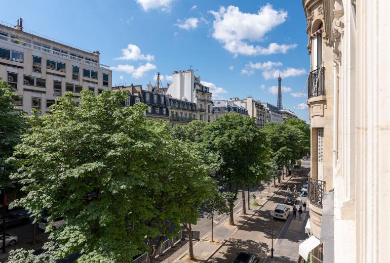 Par143 - Appartement de prestige Avenue Montaigne