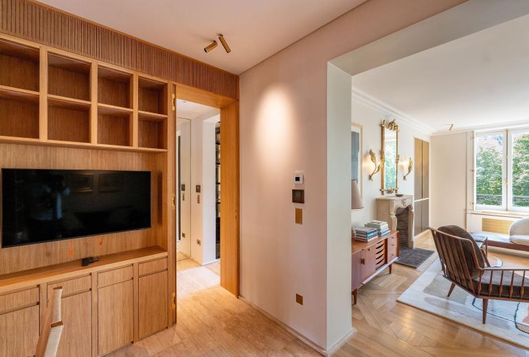 Par143 - Appartement de prestige Avenue Montaigne