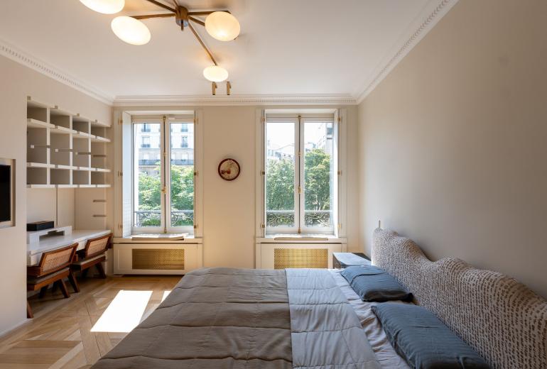 Par143 - Appartement de prestige Avenue Montaigne