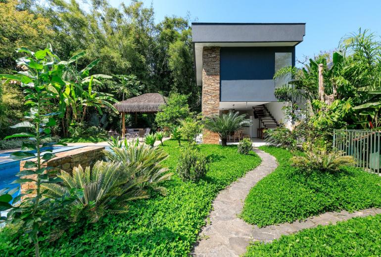 Ang063 - Beautiful House in Porto Frade