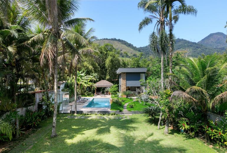 Ang063 - Beautiful House in Porto Frade