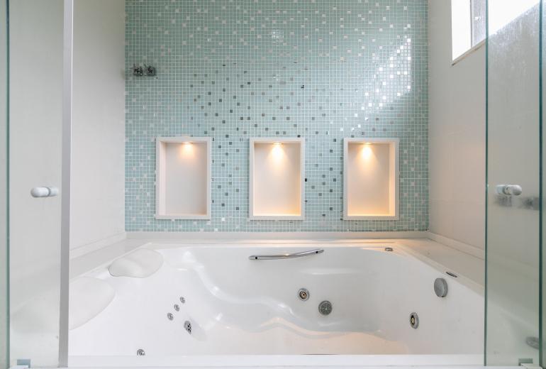 Ang063 - Beautiful House in Porto Frade