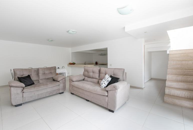 Ang063 - Beautiful House in Porto Frade