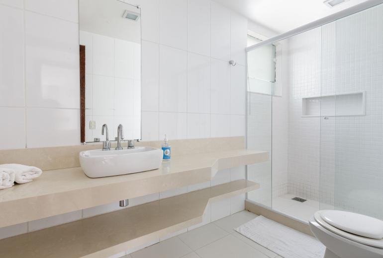Ang063 - Beautiful House in Porto Frade