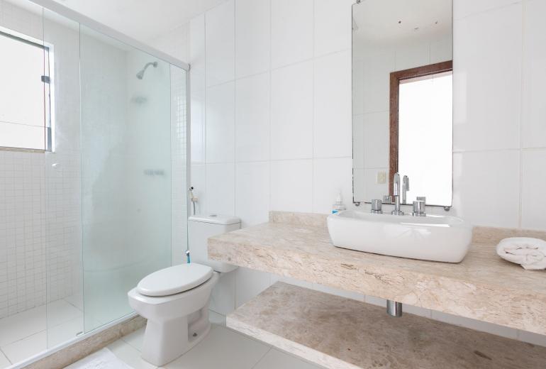 Ang063 - Beautiful House in Porto Frade