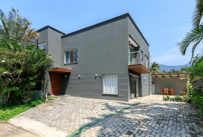 Ang063 - Beautiful House in Porto Frade