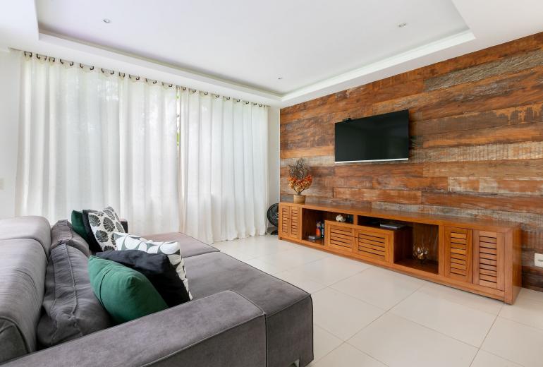 Ang063 - Beautiful House in Porto Frade