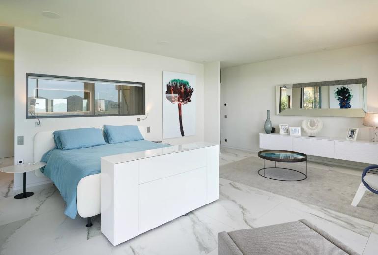 Azu052 - Villa Contemporaine de Prestige à Gassin