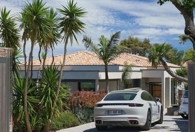 Azu052 - Villa Contemporánea en St Tropez