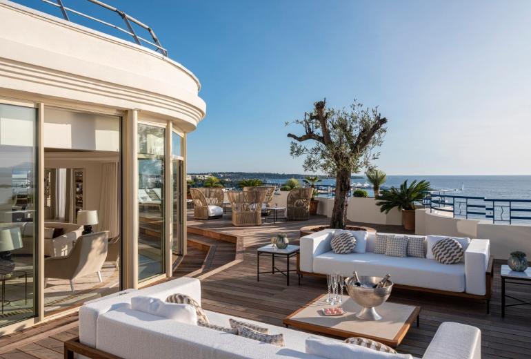 Azu060 - 1250 sqm luxury penthouse with terrace