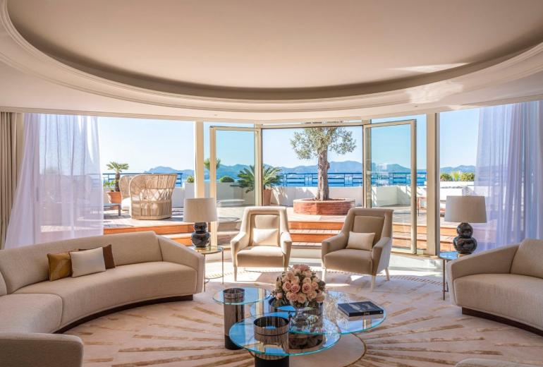 Azu060 - 1250 sqm luxury penthouse with terrace
