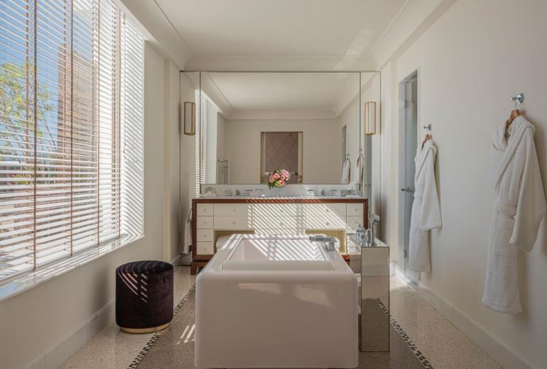 Azu060 - 1250 sqm luxury penthouse with terrace