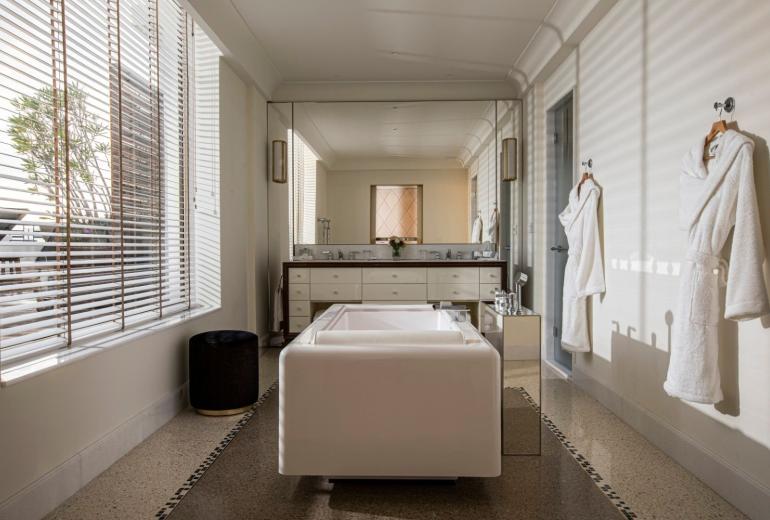 Azu060 - 1250 sqm luxury penthouse with terrace