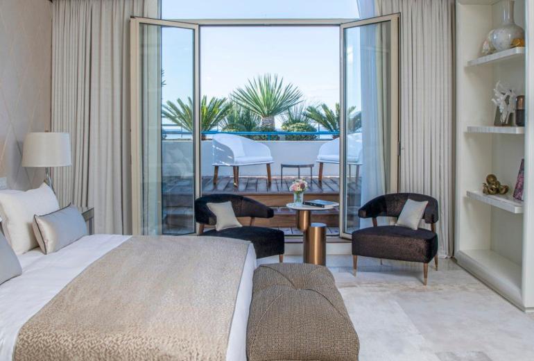 Azu060 - 1250 sqm luxury penthouse with terrace