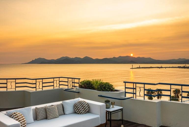 Azu060 - 1250 sqm luxury penthouse with terrace