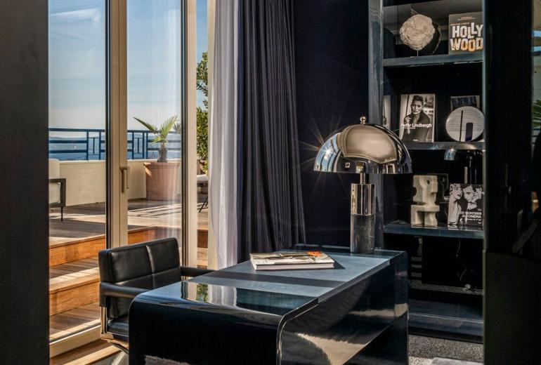 Azu060 - 1250 sqm luxury penthouse with terrace
