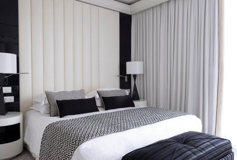 Azu060 - 1250 sqm luxury penthouse with terrace